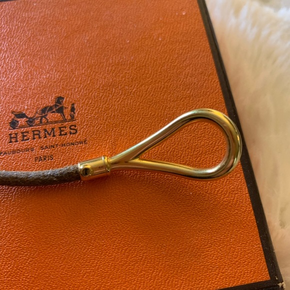 Hermès Gold Hook Bracelet - Picture 6 of 8